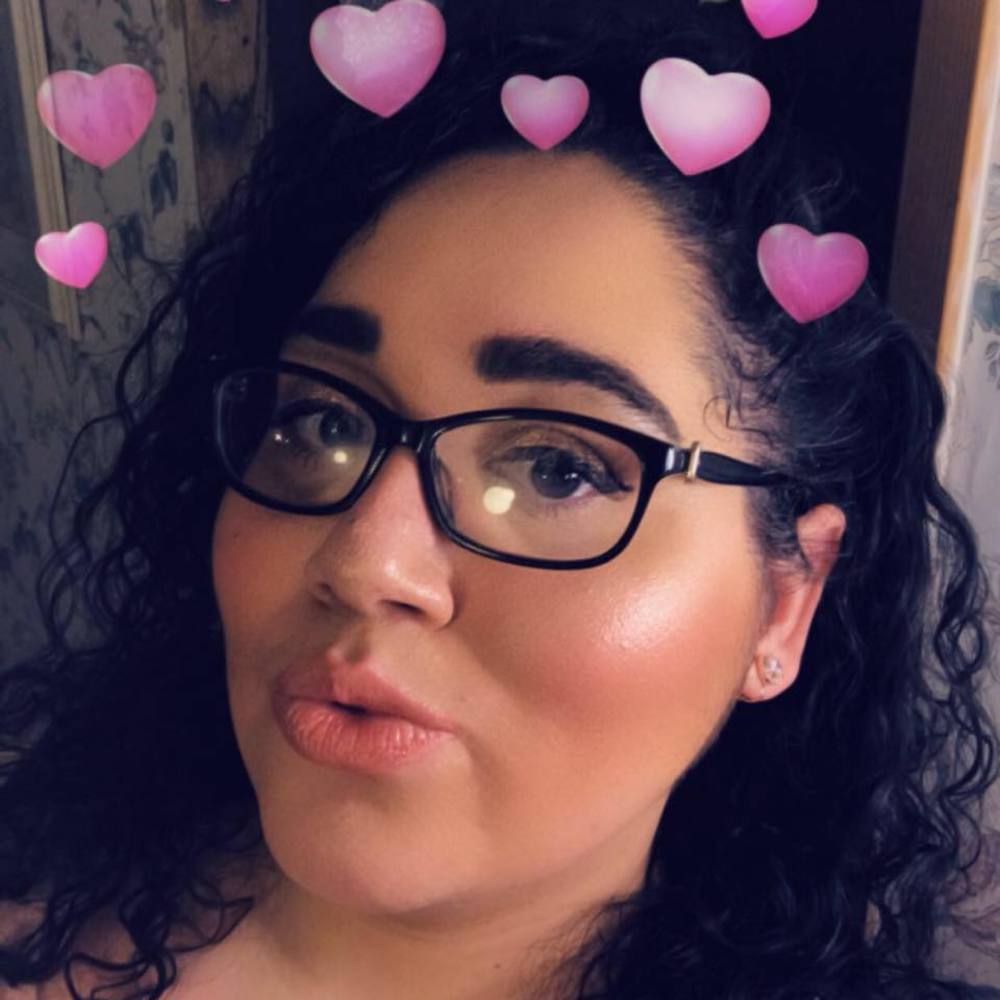 Meet your Posher, Alisia